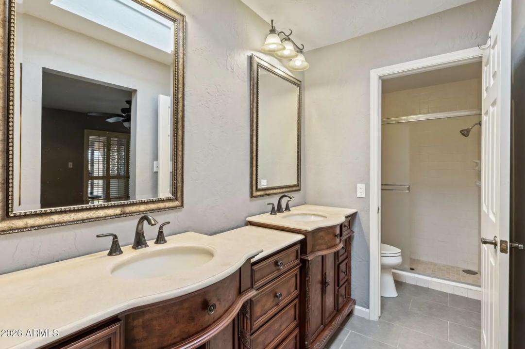 Real Estate Picture 17