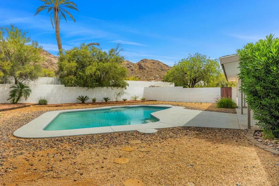 Real Estate Picture 3