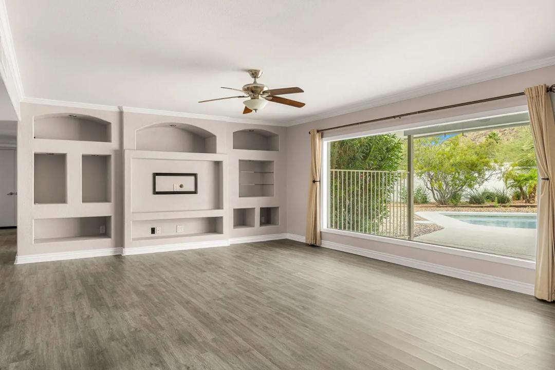 Real Estate Picture 4