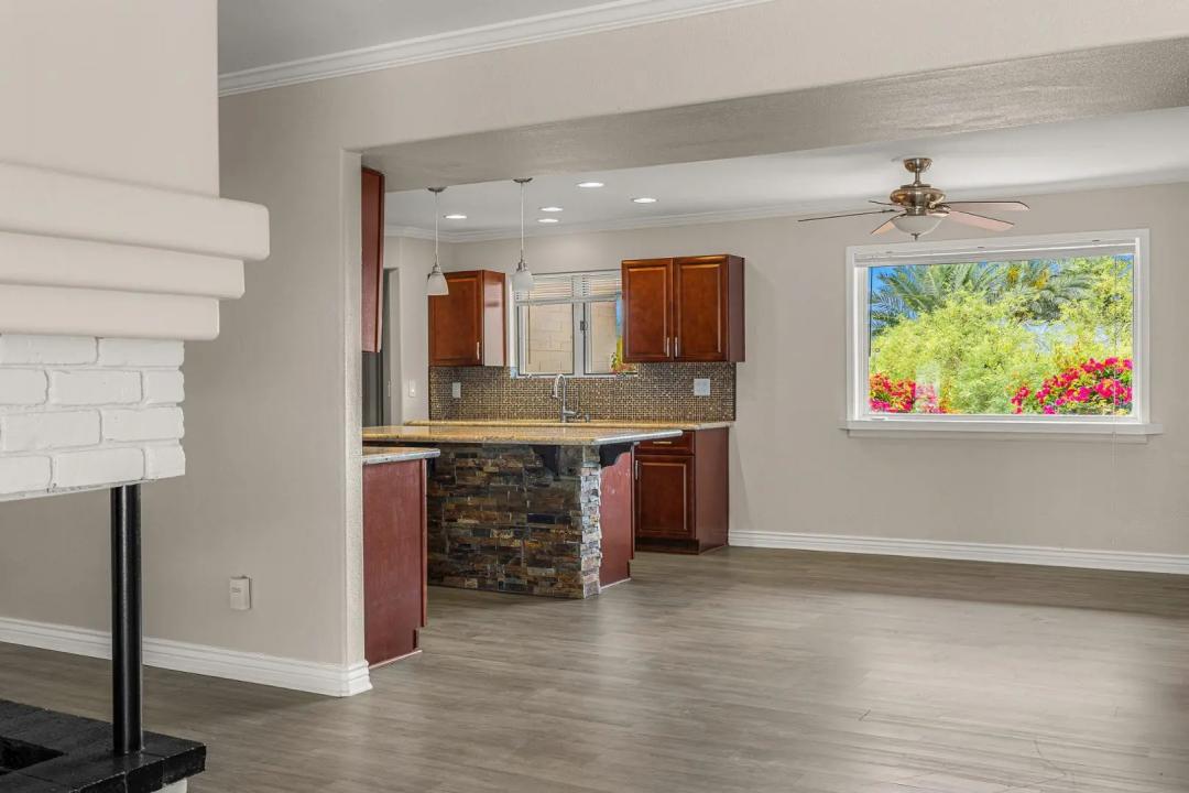 Real Estate Picture 6