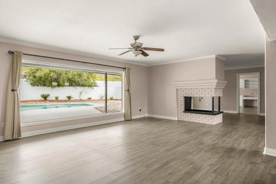 Real Estate Picture 7