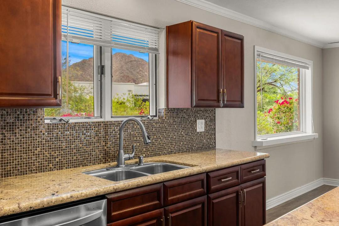 Real Estate Picture 9