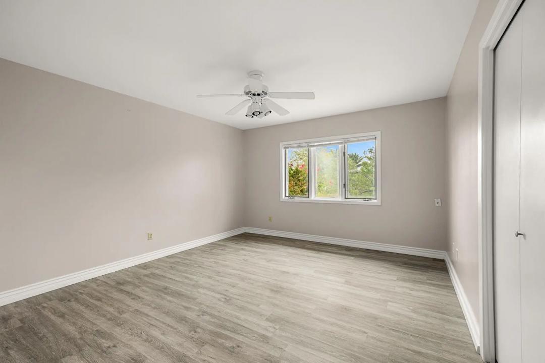 Real Estate Picture 13