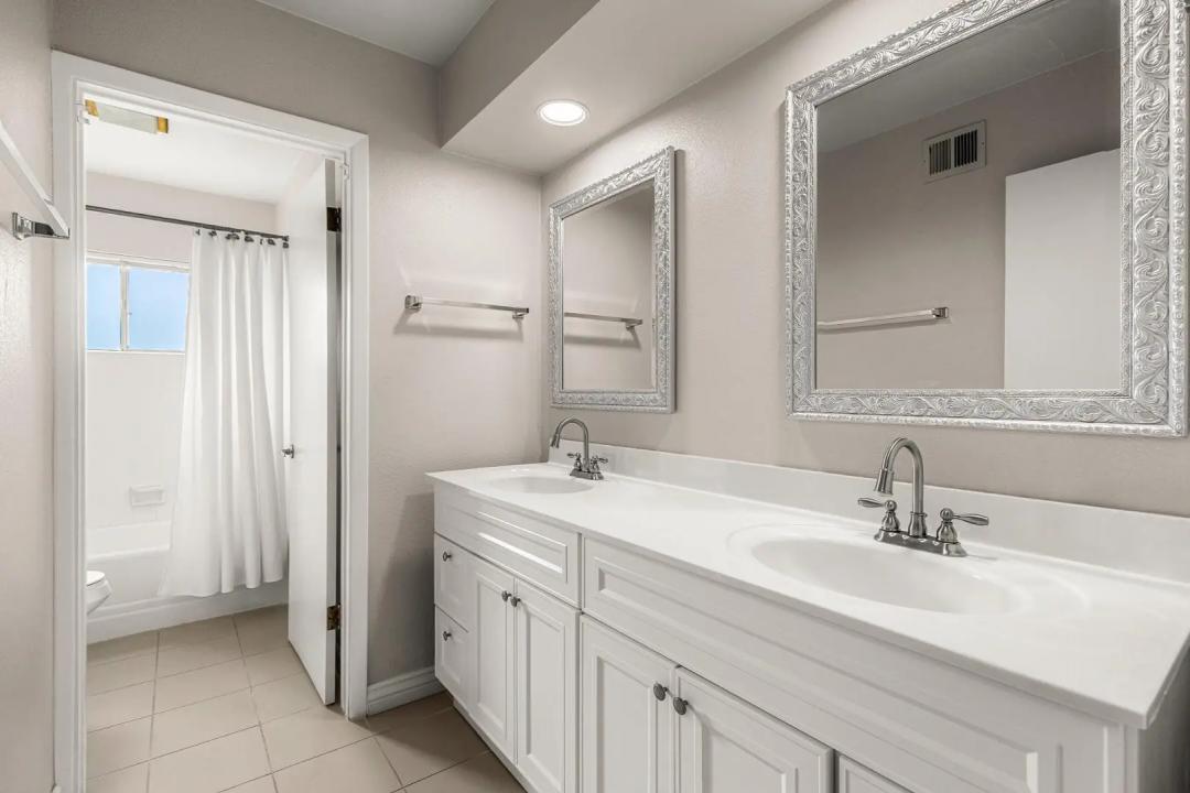 Real Estate Picture 17