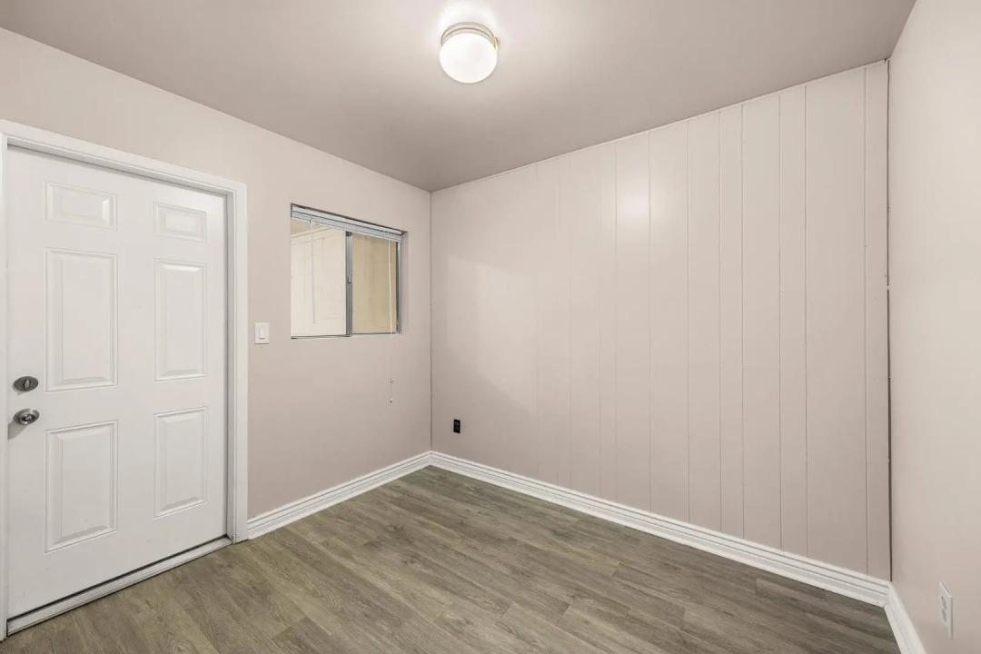 Real Estate Picture 16