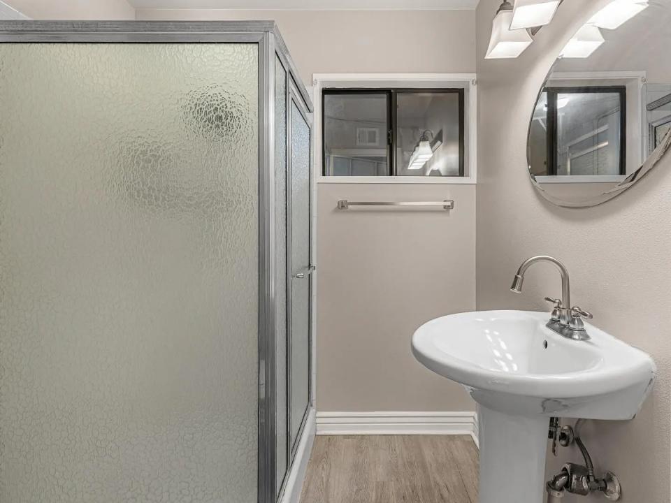 Real Estate Picture 18