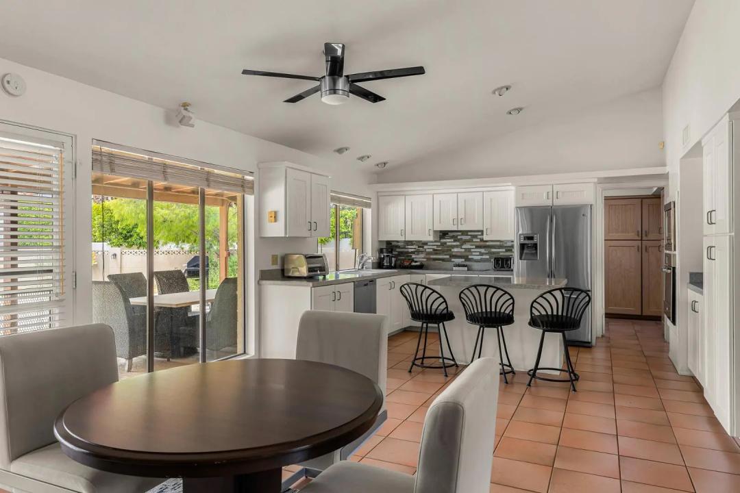 Real Estate Picture 7