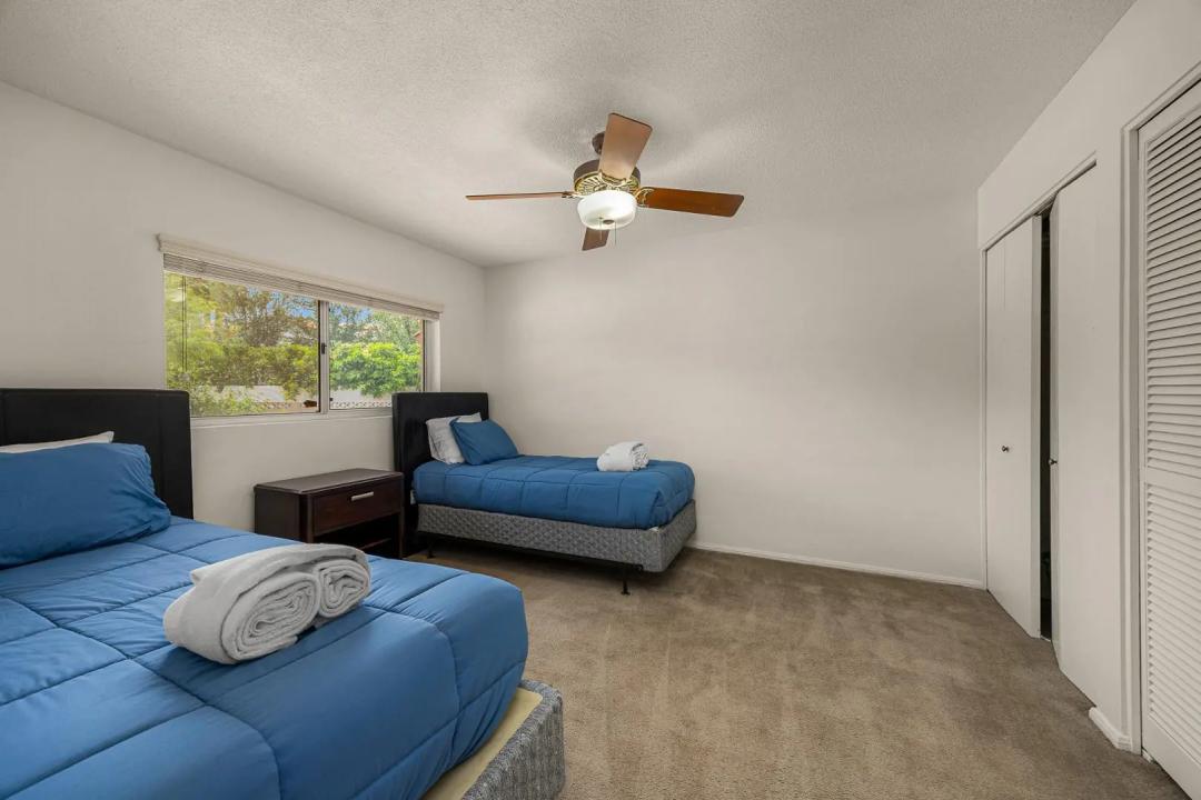 Real Estate Picture 16