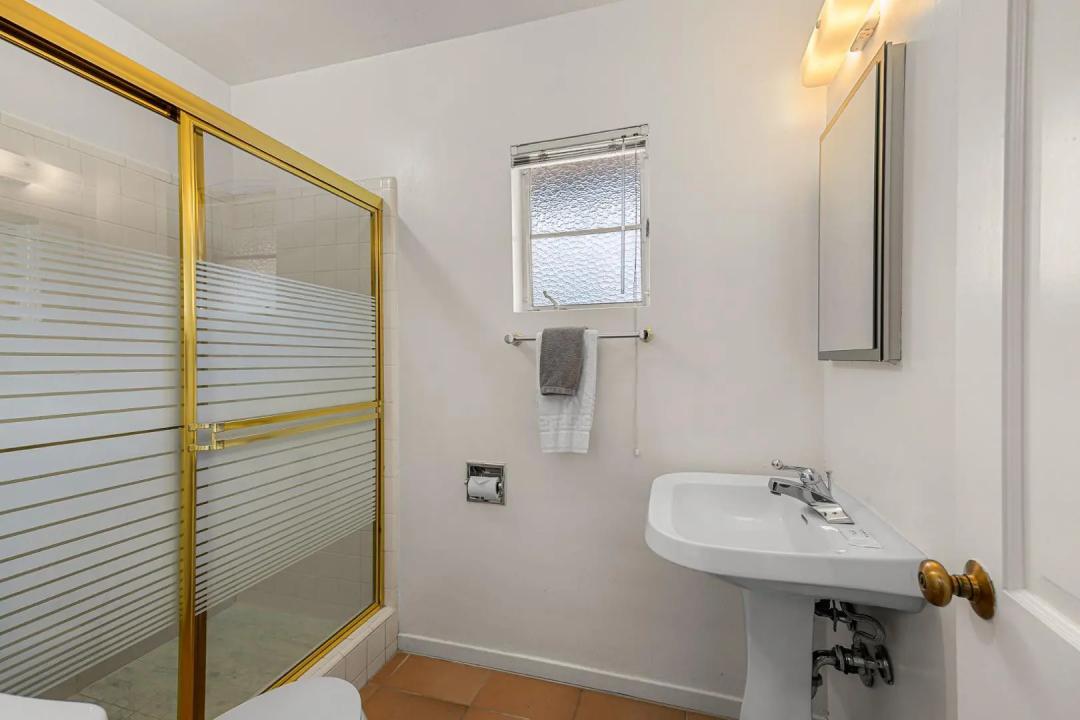 Real Estate Picture 21