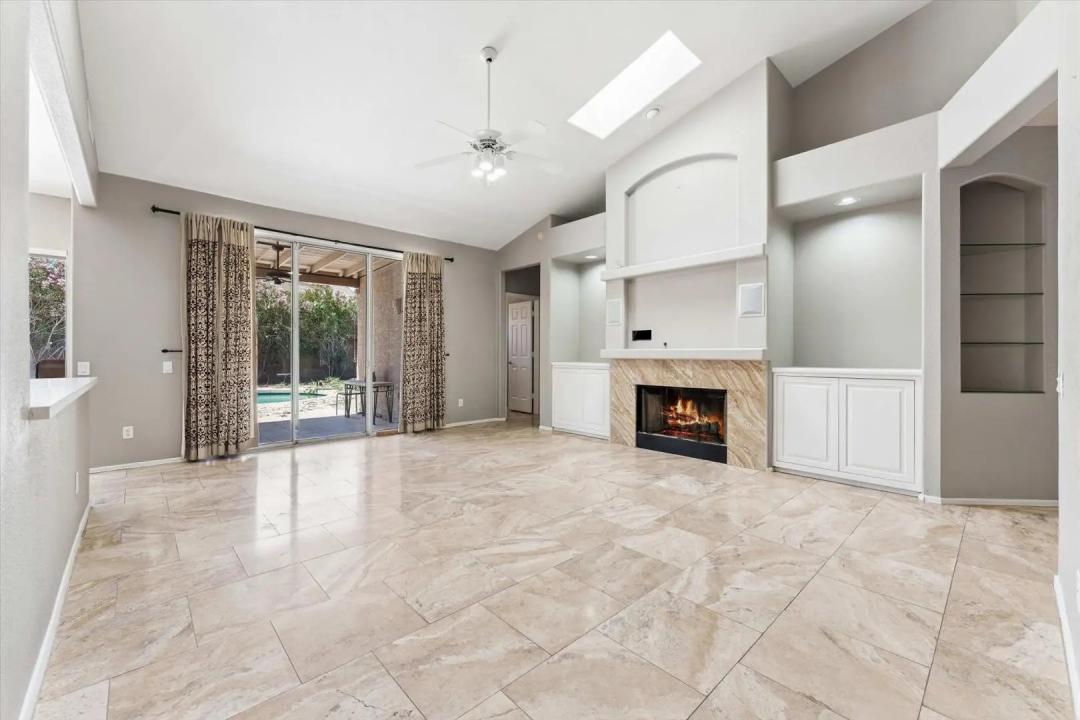 Real Estate Picture 4