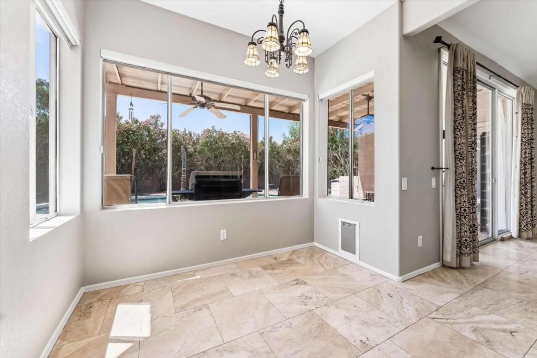 Real Estate Picture 7