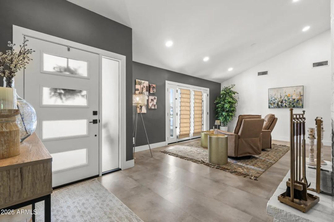 Real Estate Picture 5
