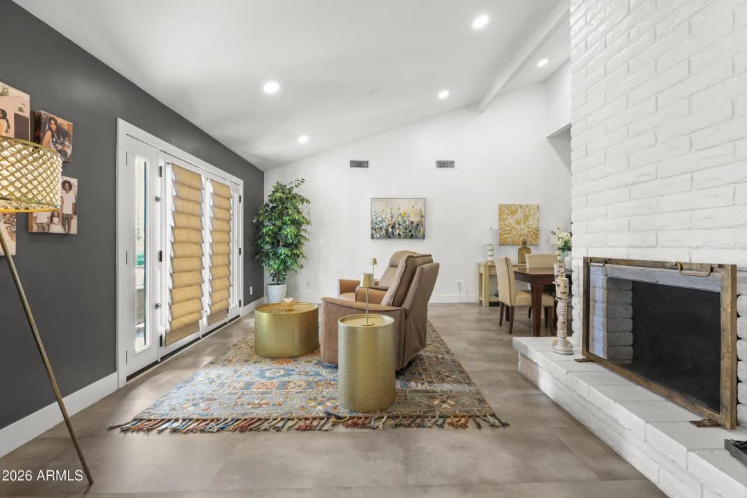 Real Estate Picture 6