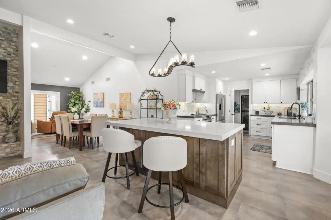 Real Estate Picture 16
