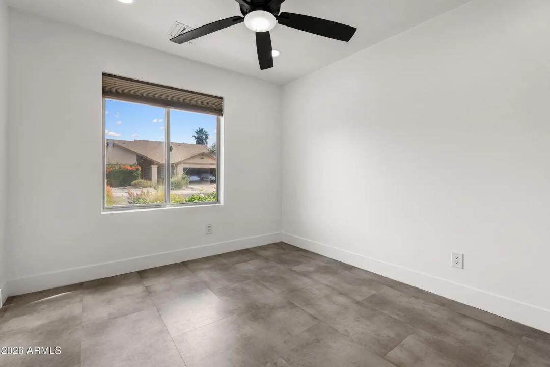 Real Estate Picture 24