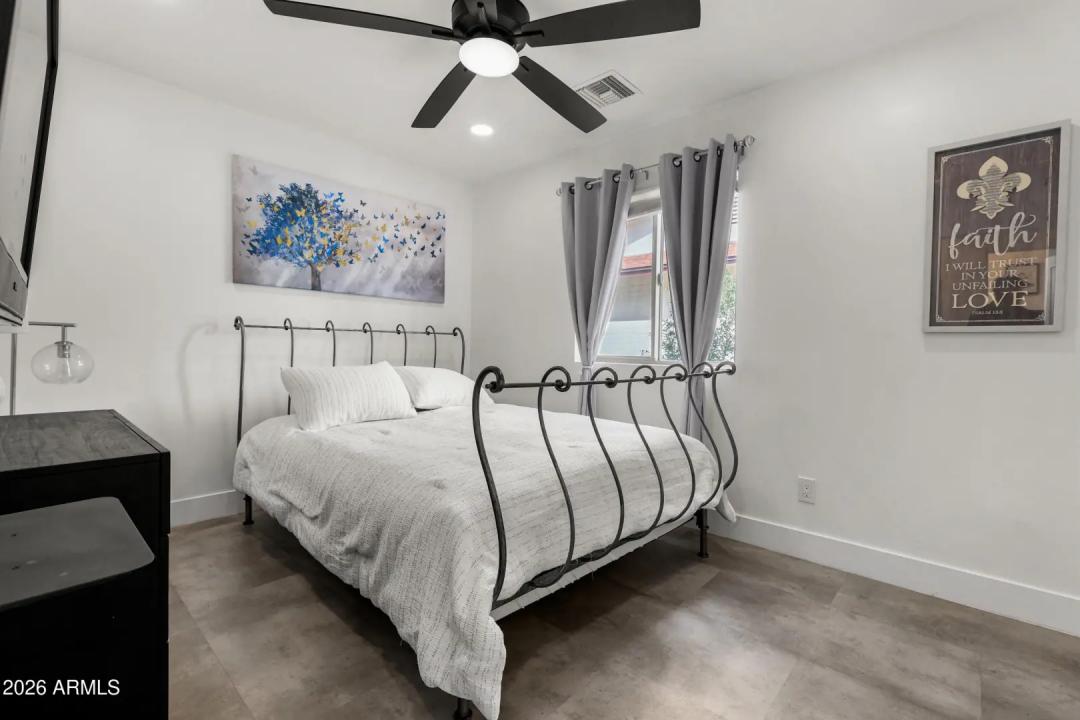 Real Estate Picture 22