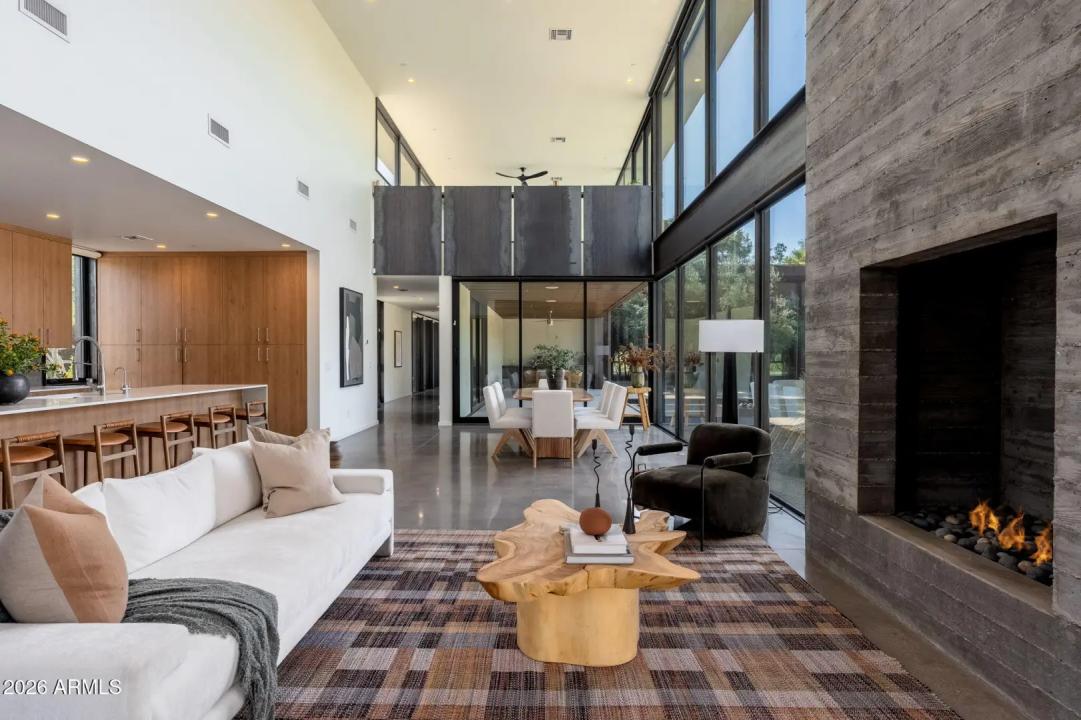 Real Estate Picture 3
