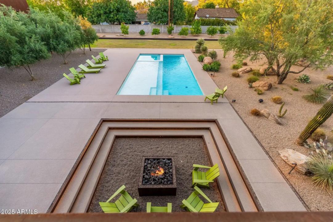 Real Estate Picture 9