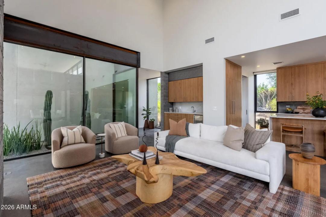 Real Estate Picture 10