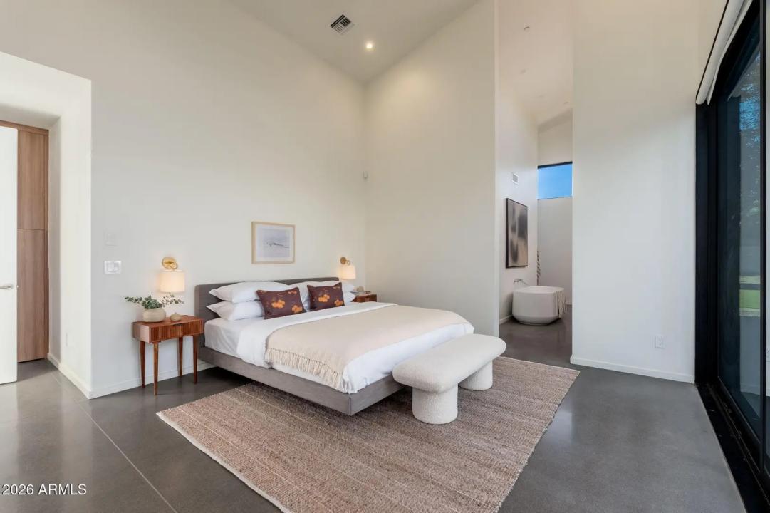 Real Estate Picture 13