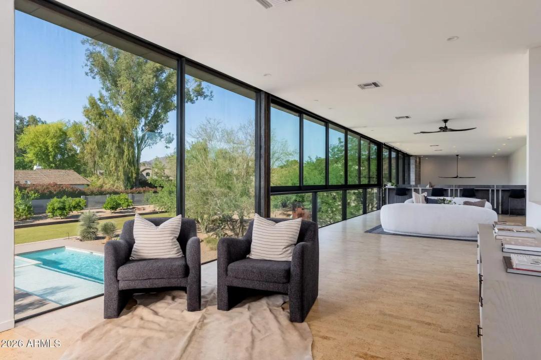 Real Estate Picture 18
