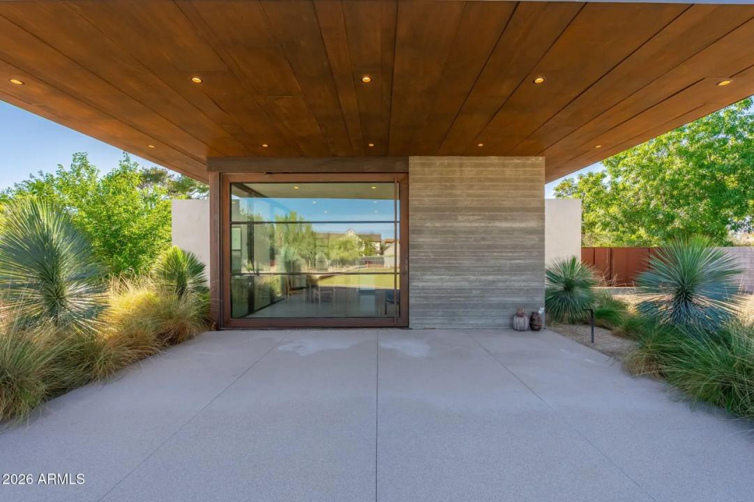 Real Estate Picture 22