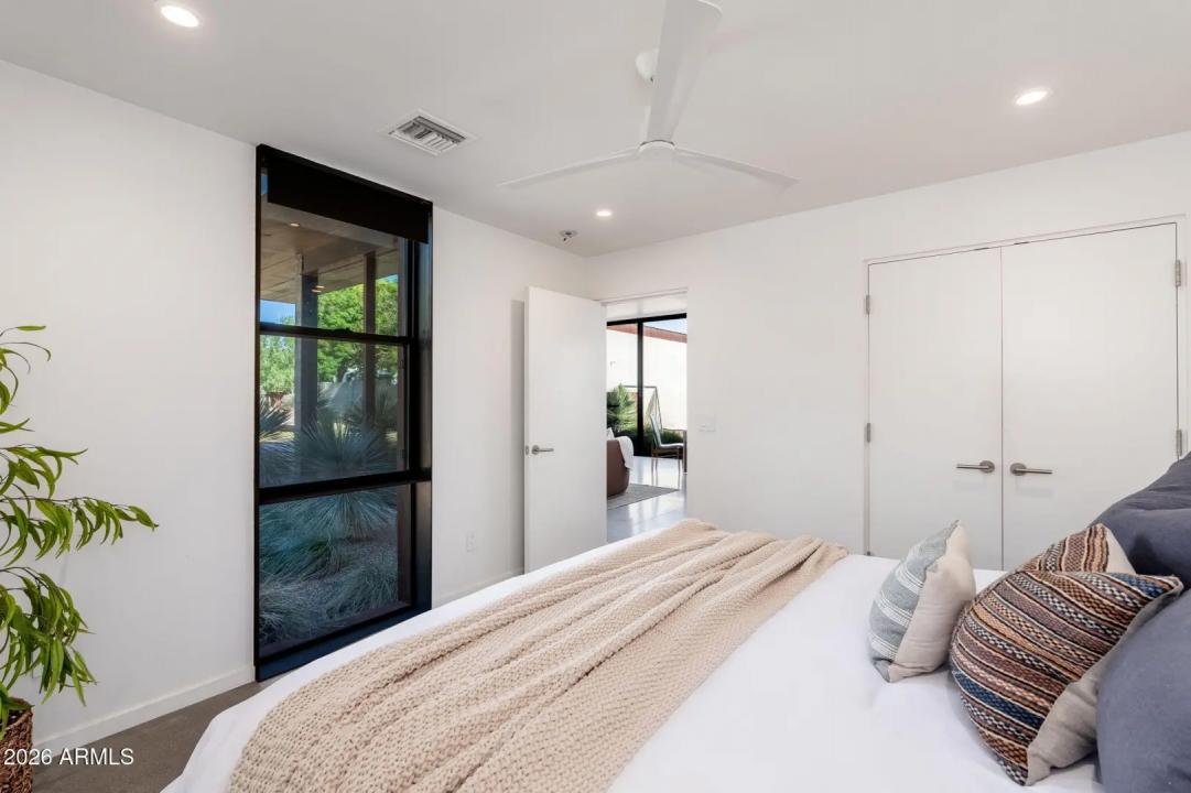 Real Estate Picture 25