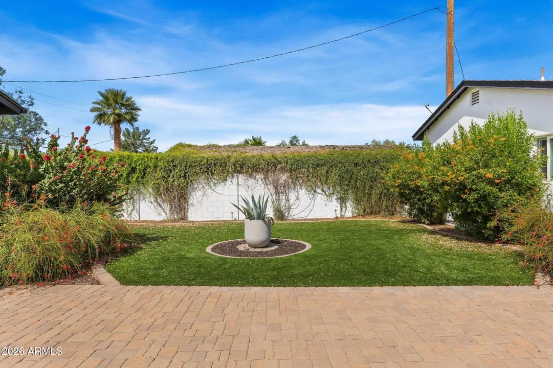 Real Estate Picture 36