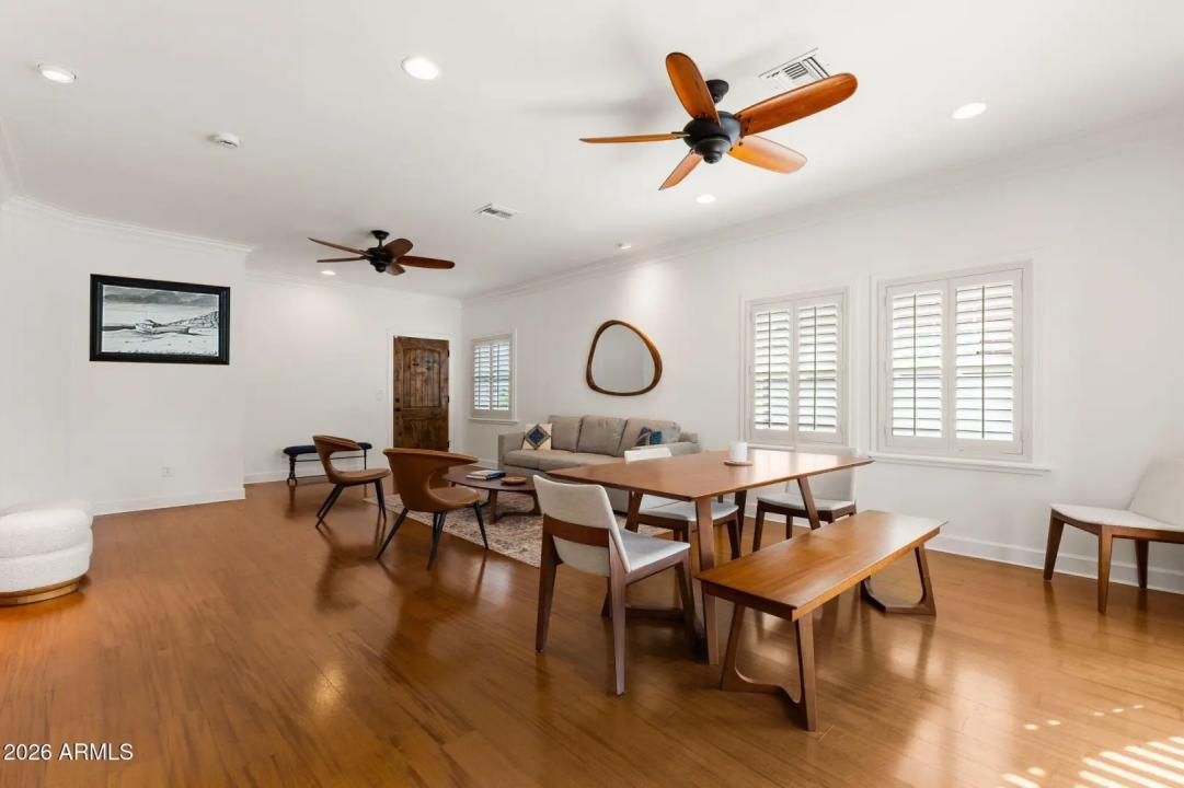 Real Estate Picture 6