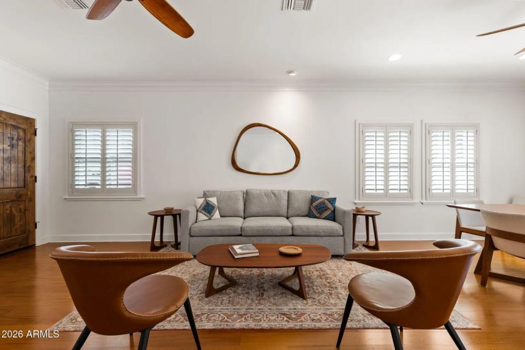 Real Estate Picture 7