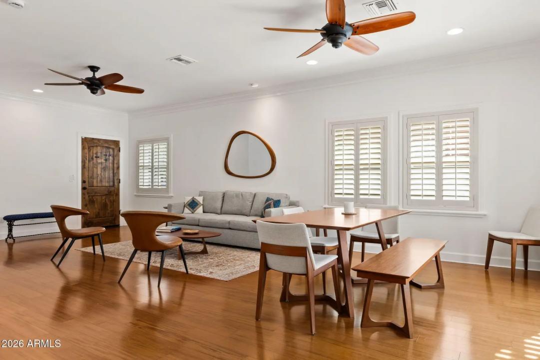 Real Estate Picture 8