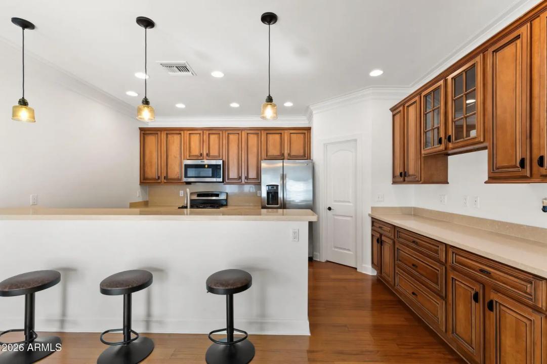 Real Estate Picture 12