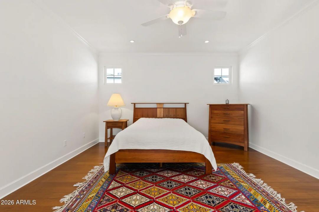 Real Estate Picture 16