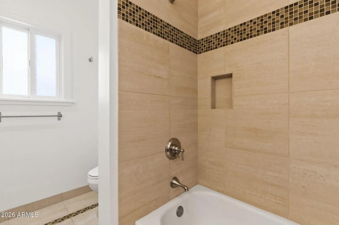 Real Estate Picture 30