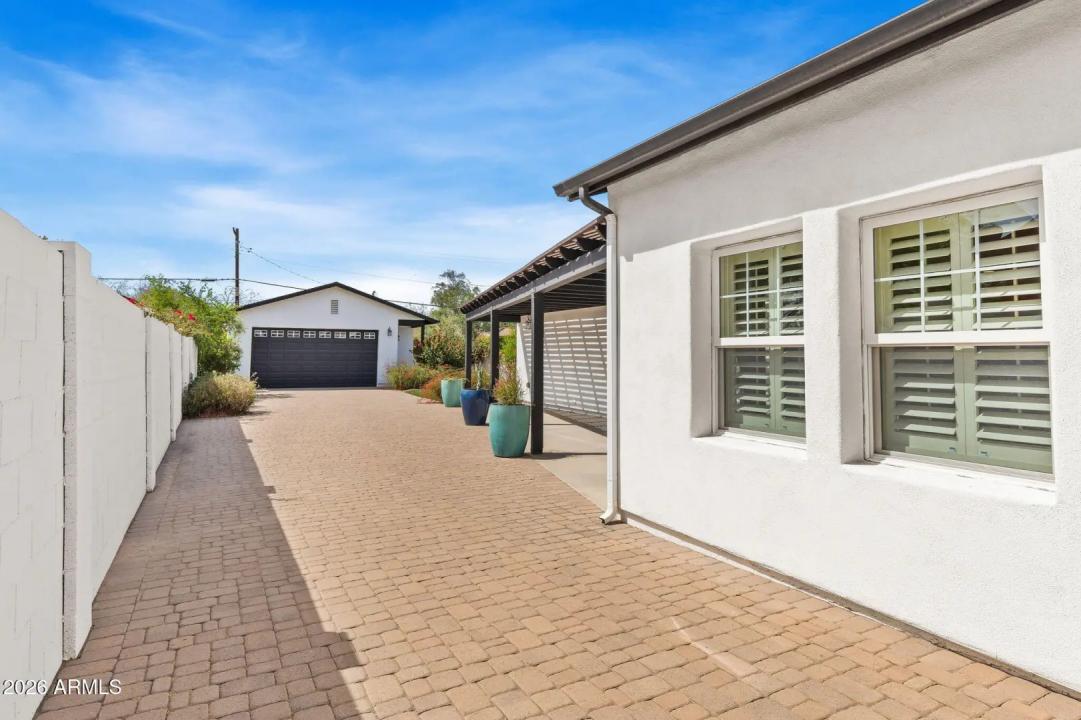 Real Estate Picture 33