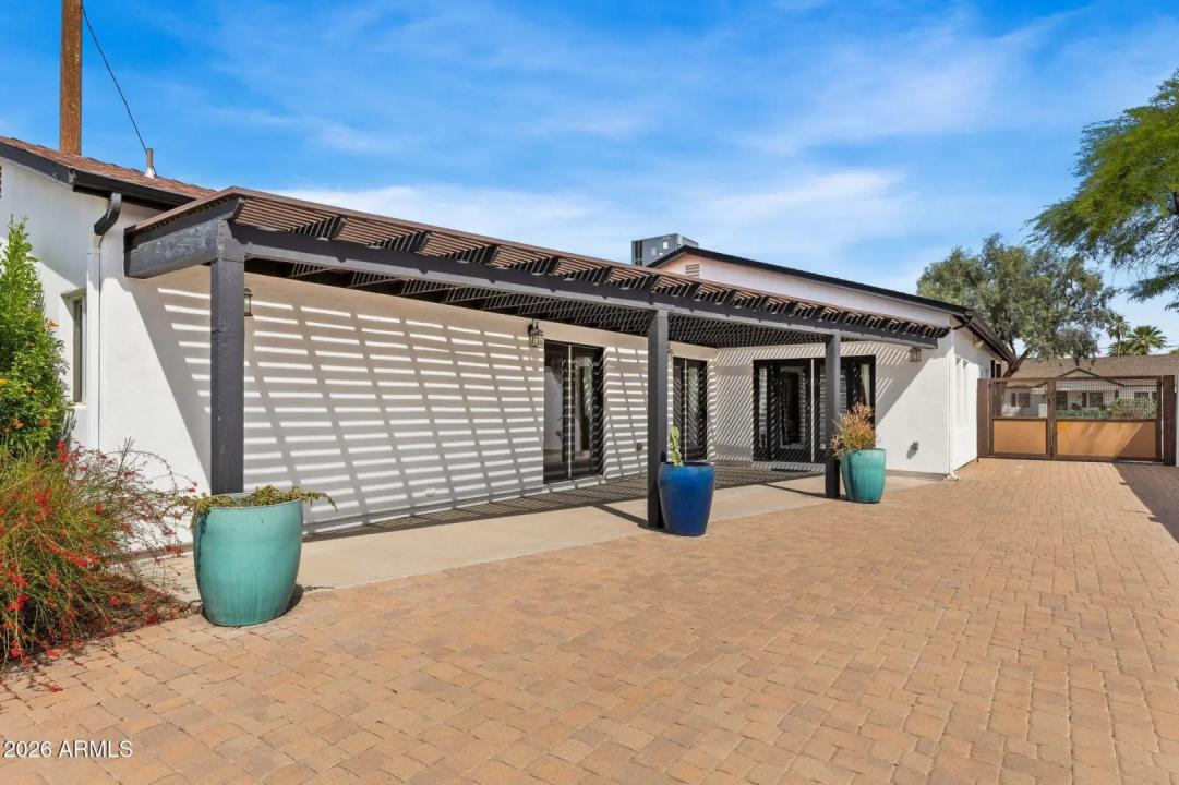 Real Estate Picture 32