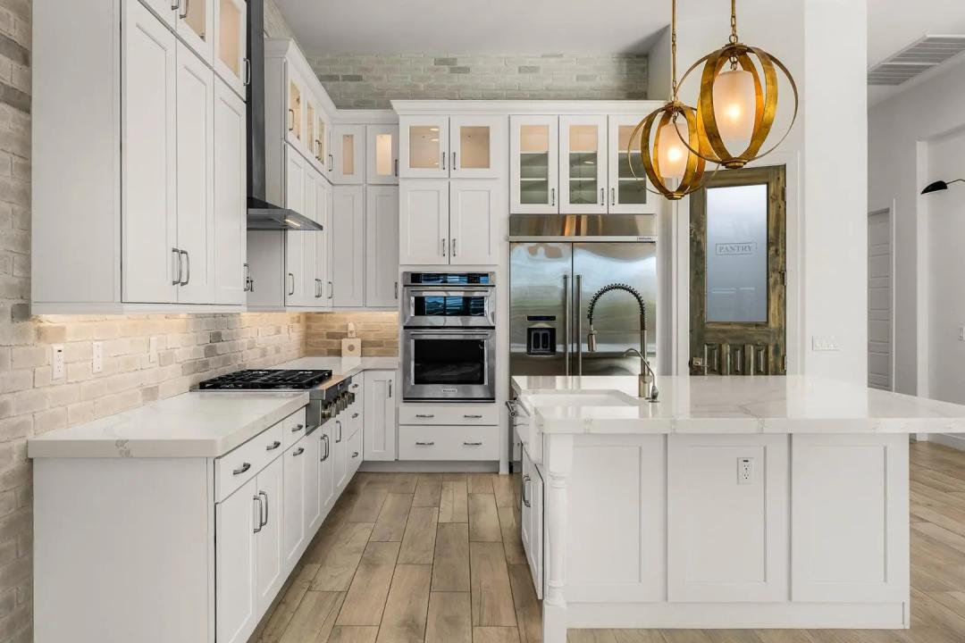 Real Estate Picture 2