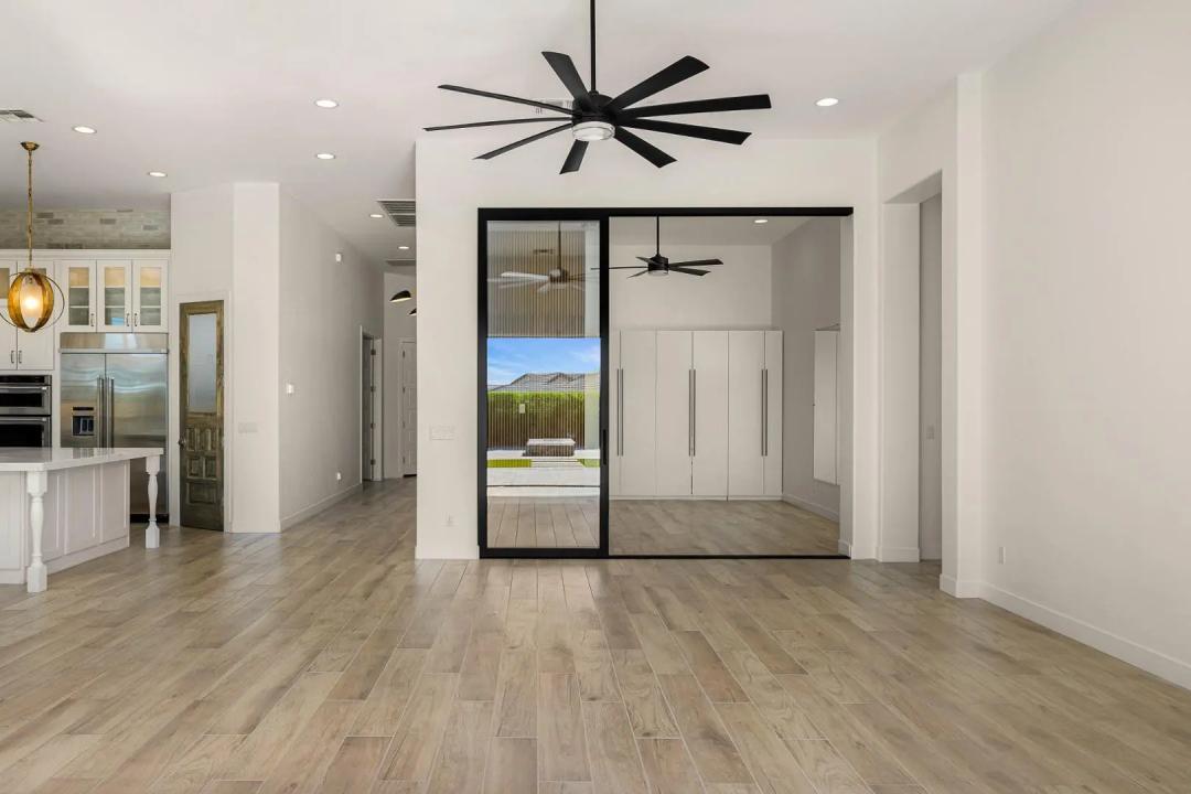 Real Estate Picture 3