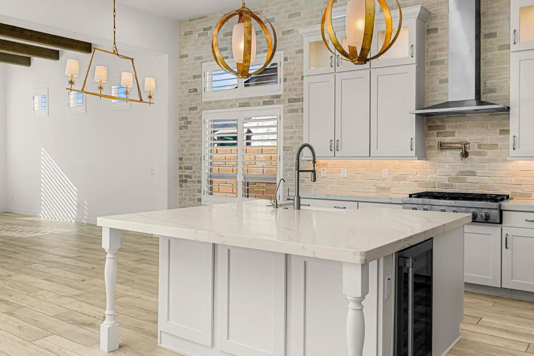 Real Estate Picture 5