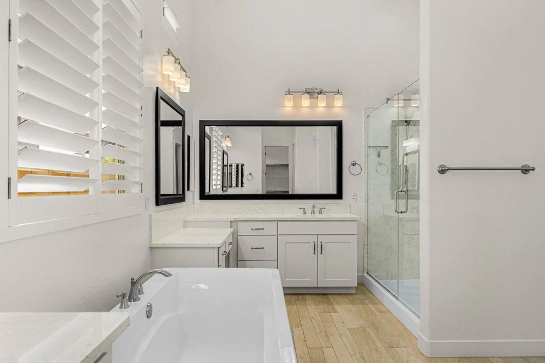 Real Estate Picture 6