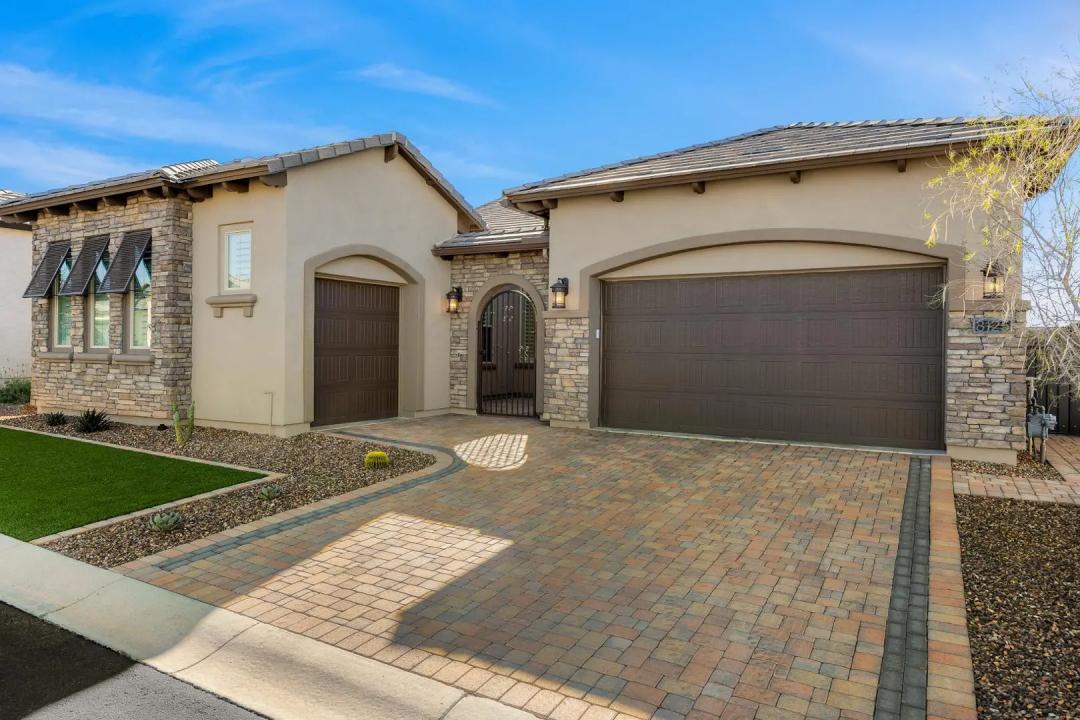 Real Estate Picture 7