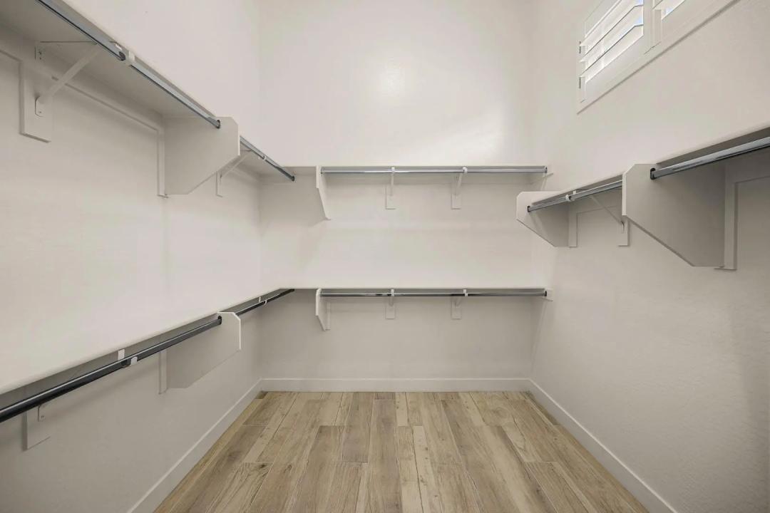 Real Estate Picture 10