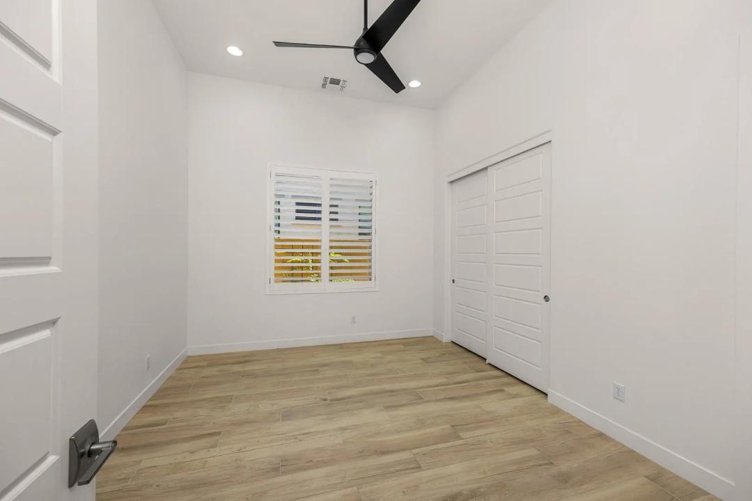 Real Estate Picture 14