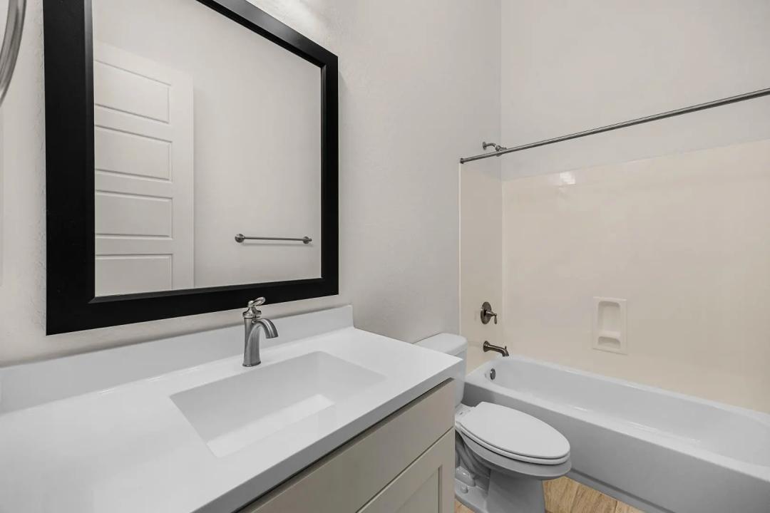 Real Estate Picture 15