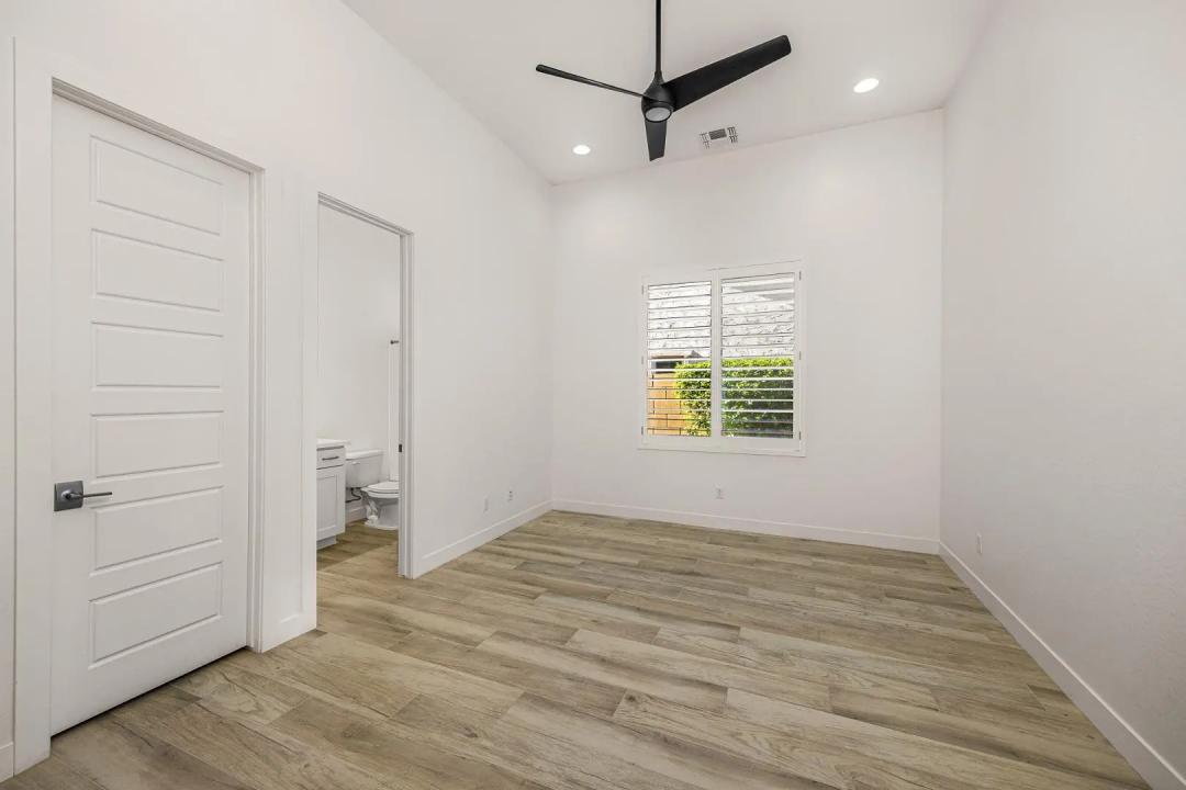 Real Estate Picture 23