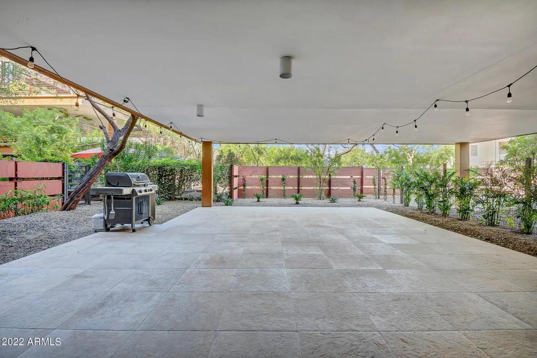 Real Estate Picture 1