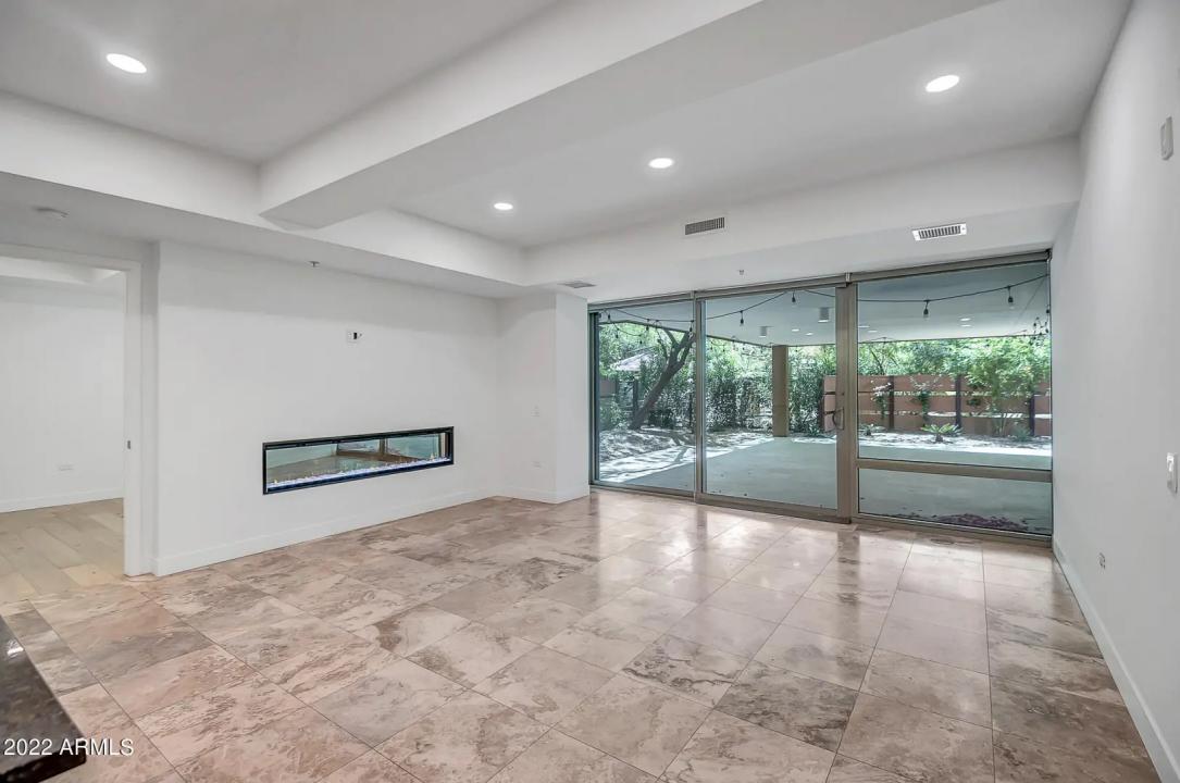 Real Estate Picture 4