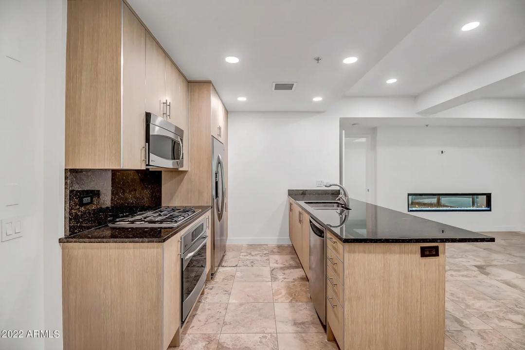 Real Estate Picture 8