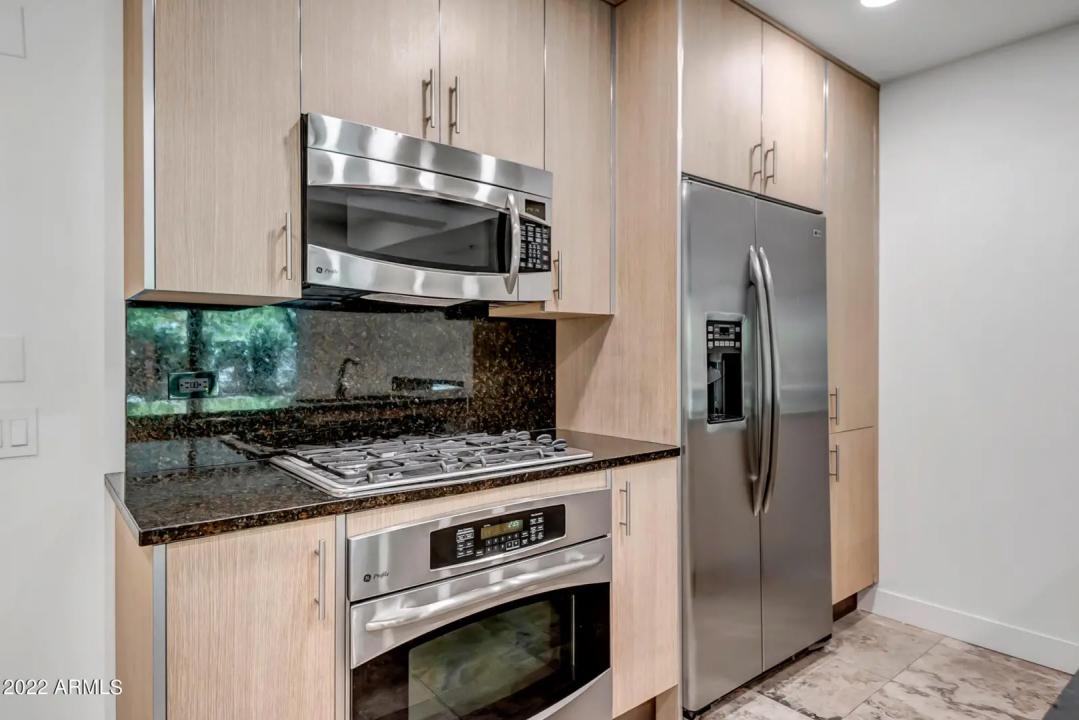 Real Estate Picture 10