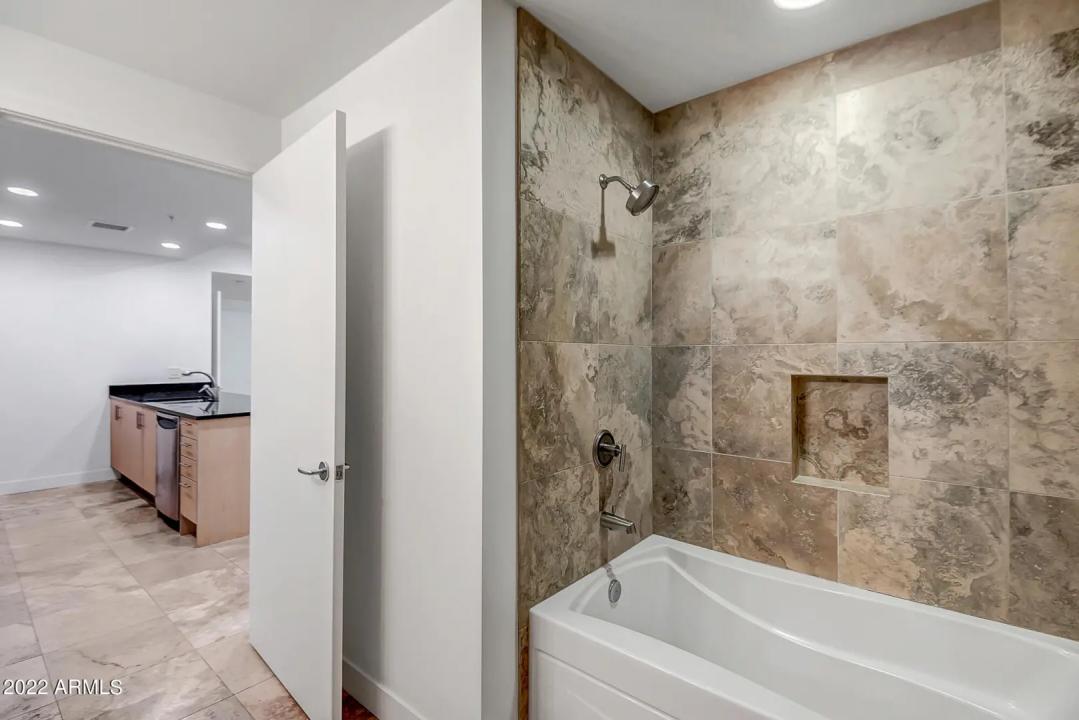 Real Estate Picture 12